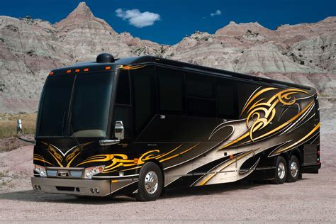 custom luxury motor coaches.